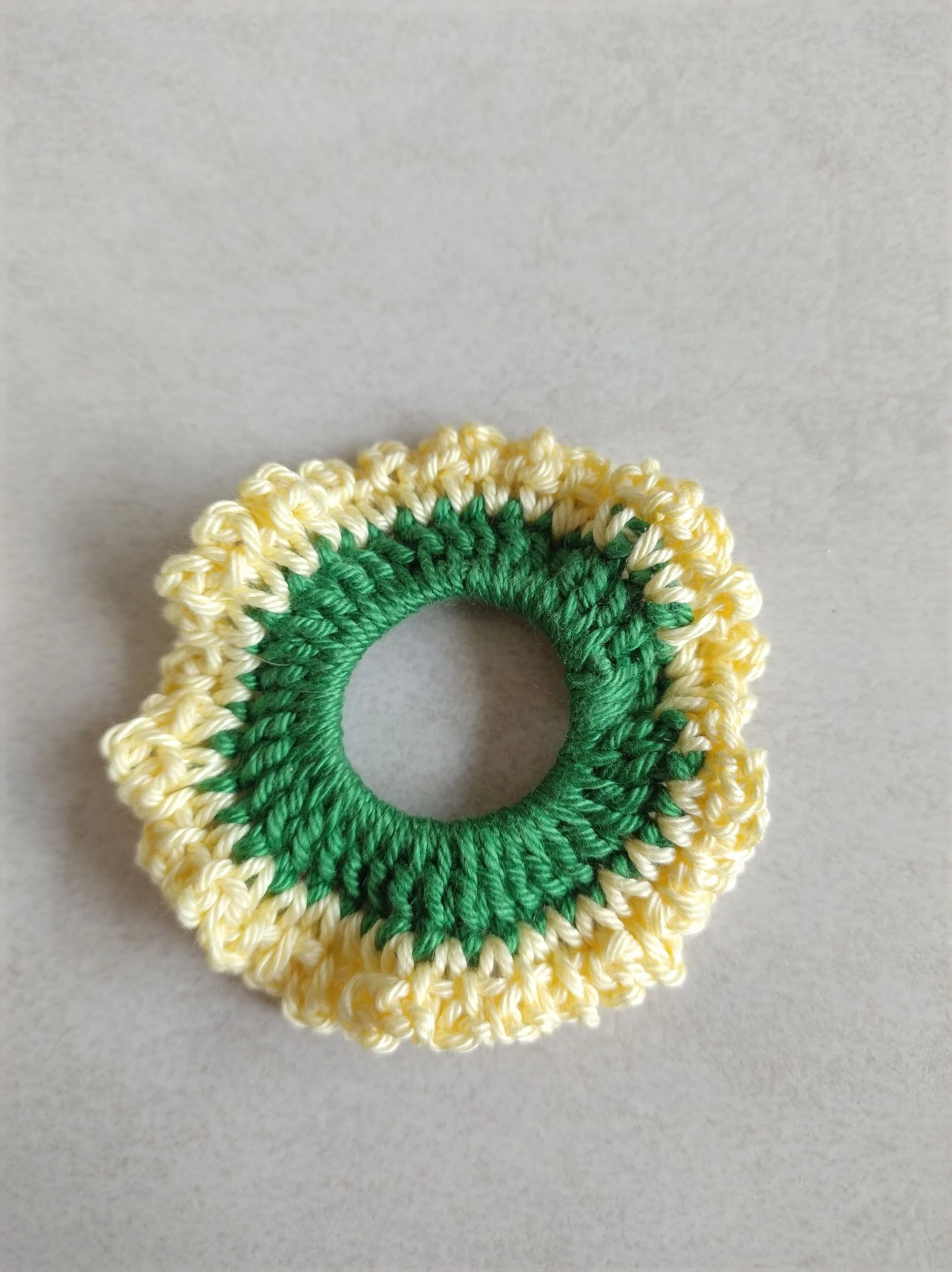 Gomas para el pelo, scrunchies pequeñas hechas a crochet en varios colores – photo 3